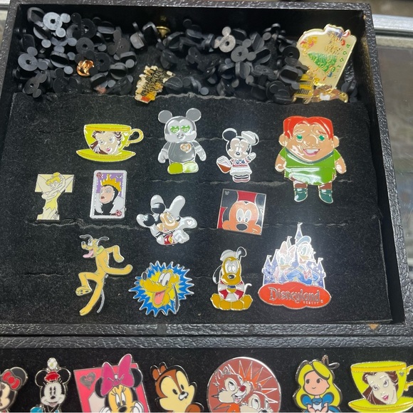 Disney pins - Picture 4 of 7